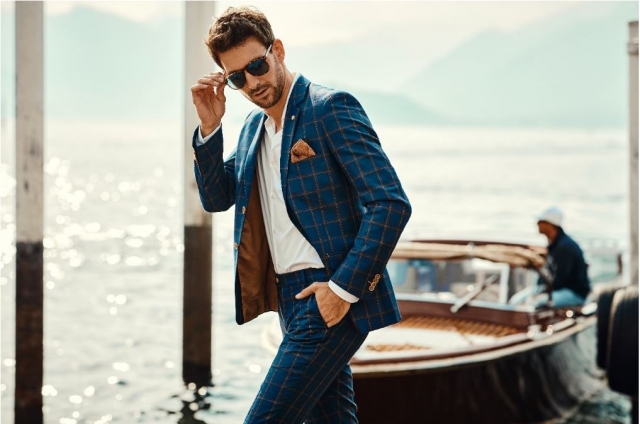 Style Statement with These Dapper Goggles
